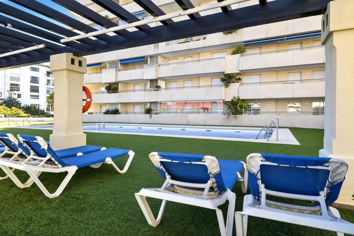 Puerto Banus Con Parking & Piscina. Apartament